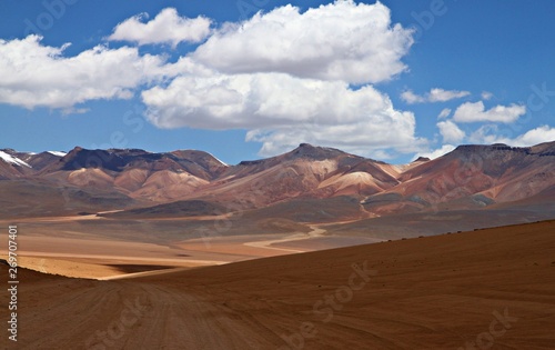 Siloli desert, Uyuni, Bolivia photo