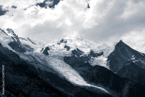 Glacier des Bossons dans la chaine des alpes françaises