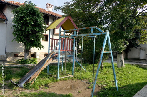 Wallpaper Mural kaputter Spielplatz Torontodigital.ca