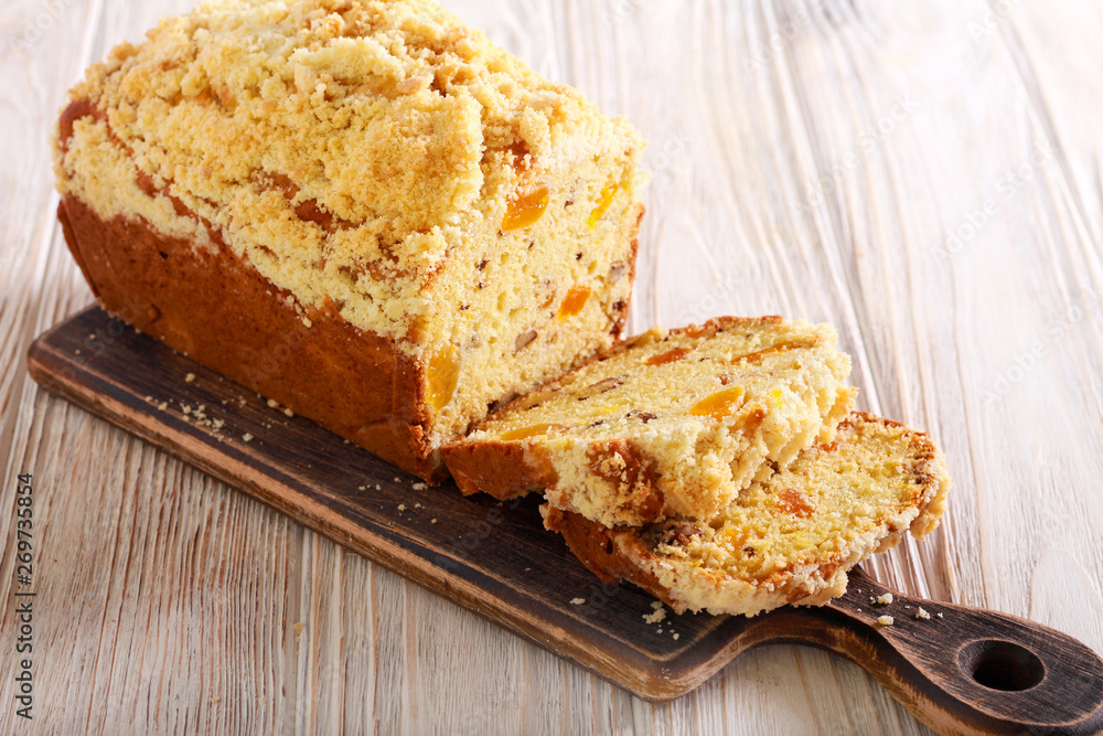Apricot tea bread with crumble topping Apricot tea bread with crumble topping