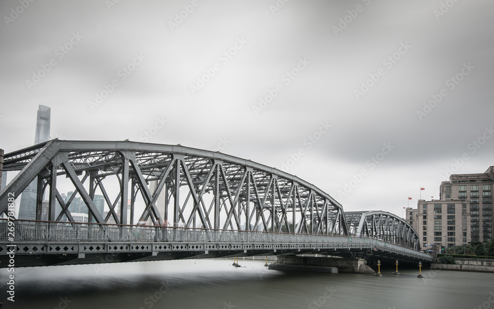 Naklejka premium Shanghai outside the white bridge