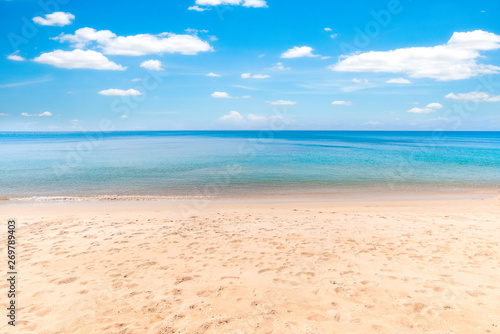 Fototapeta Naklejka Na Ścianę i Meble -  Background, empty beach, horizon with sky and white sand beach. Background image. Travel and holiday ideas