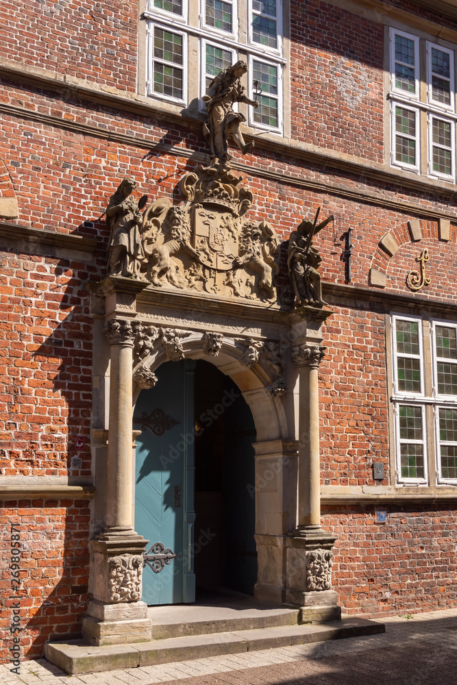 Portal des alten Rathauses in Stade, Niedersachsen