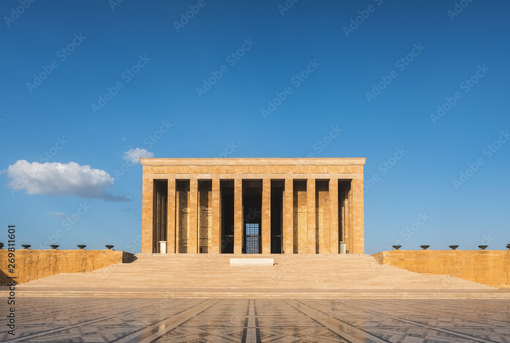 Obraz premium Famouse Ataturk mausoleum Anitkabir, monumental tomb of Mustafa Kemal Ataturk, first president of Turkey in Ankara.