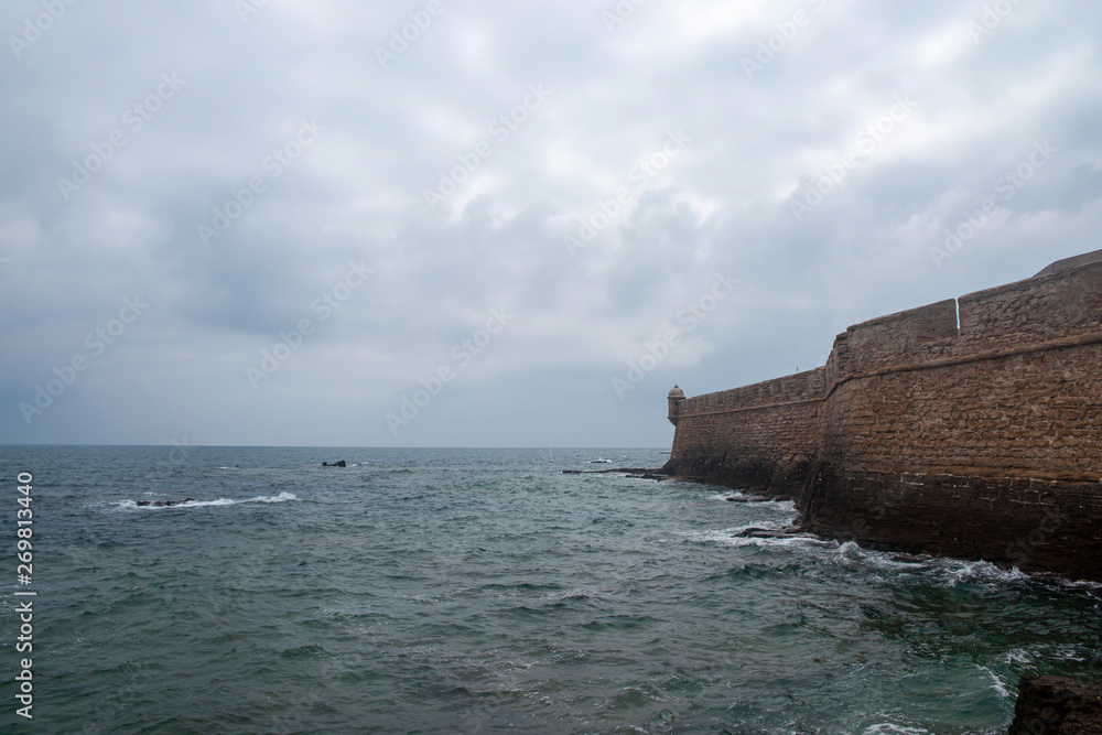 muralla del castillo de San Sebastián en la provincia de Cádiz, España muralla del castillo de San Sebastián en la provincia de Cádiz, España