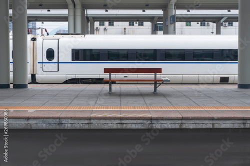 Fotografie, Obraz Nobody's train station platform
