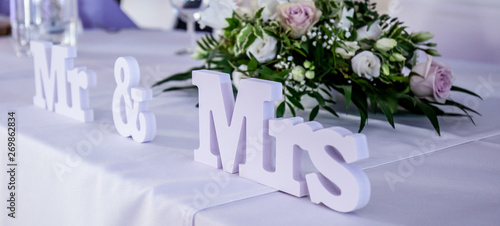 Billede på lærred Mr und Mrs Hochzeit Tisch Deko