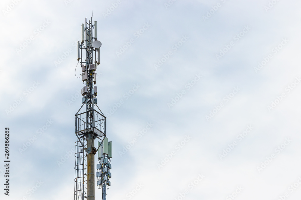 Base station network operator. 5G. 4G, 3G mobile technologies.