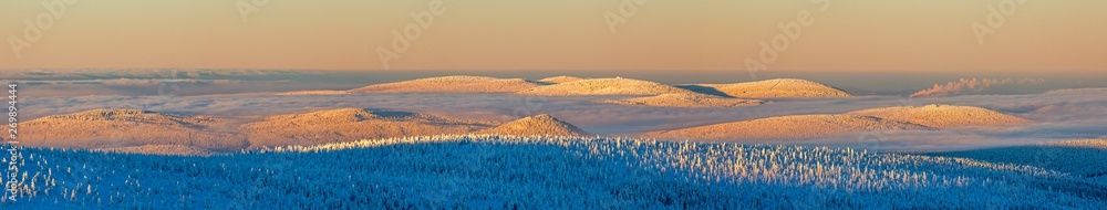 Naklejka premium Karkonosze Zima - Góry Sudety