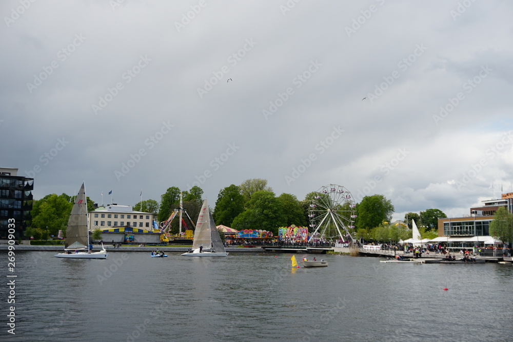 Obraz premium sailboat on lake
