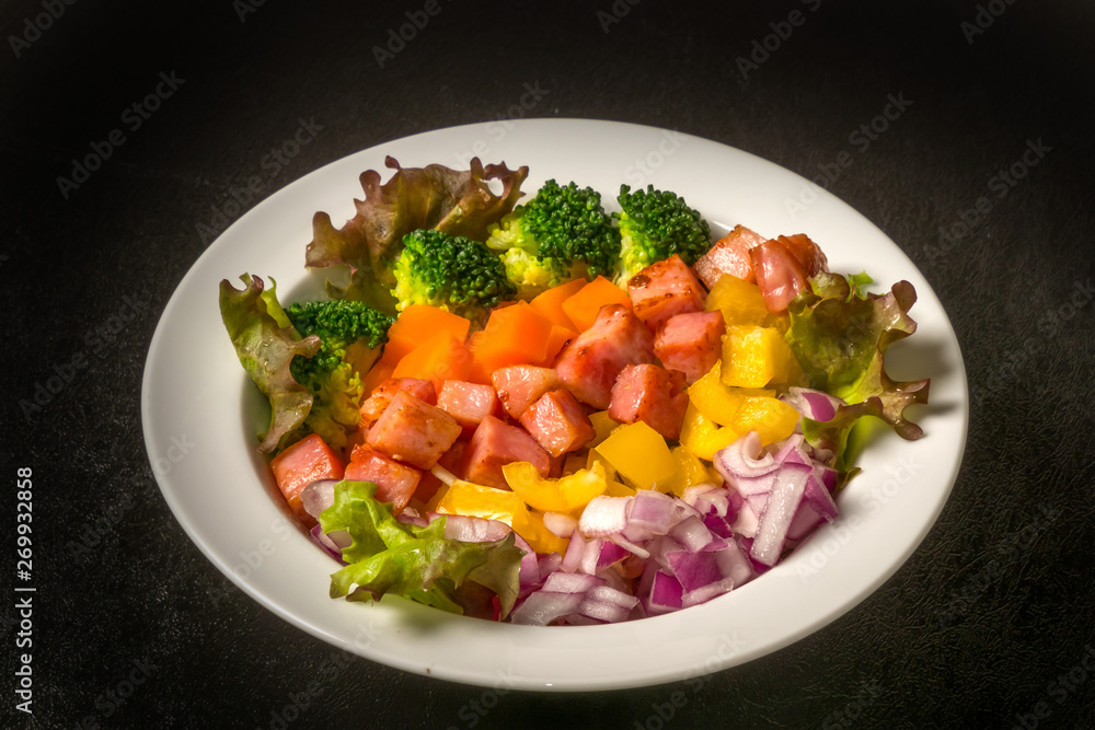 チョップドサラダ　Trendy healthy food  chopped salad 