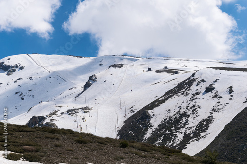 Montaña nevada. Parque Nacional de Sierra Nevada. Granada. España.