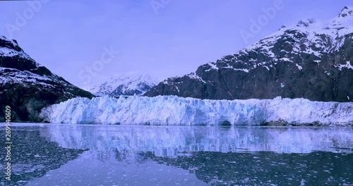 Wallpaper Mural Glacier Bay National Park, Alaska, USA, is a natural heritage of the world, global warming, melting glaciers Torontodigital.ca