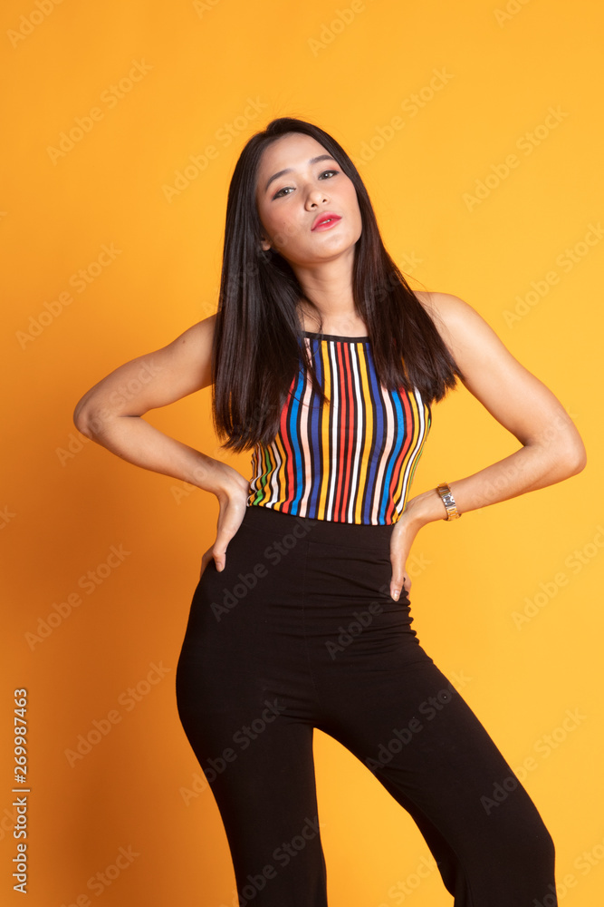 Obraz premium Portrait of beautiful young Asian woman in colorful shirt