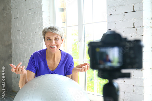 Mature female blogger recor...