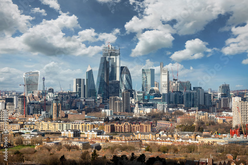 Canvas Print Die Skyline der City of London, Finanzzentrum des Königreiches, an einem bewölkt