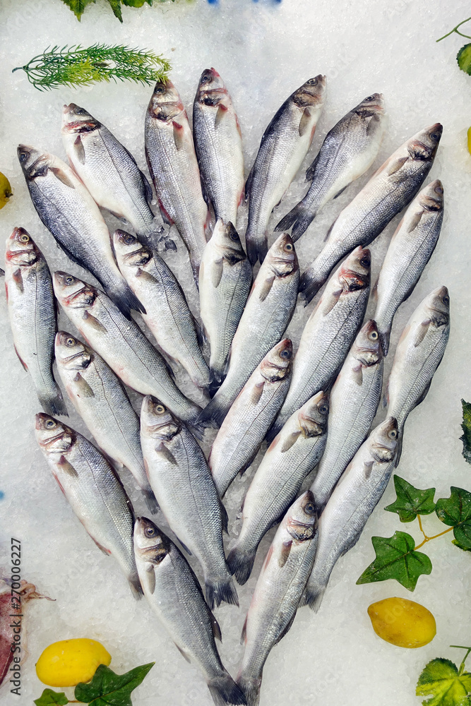 Obraz premium Fish Food in a Fish Market Stand