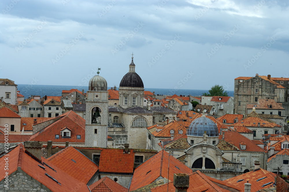 Obraz premium Clochers et toits de la vieille ville de Dubrovnik - 1