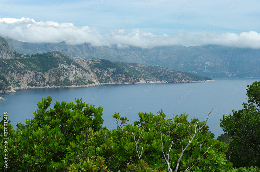 Fototapeta premium Panorama de la côte dalmate depuis l'île de Lokrum - 2