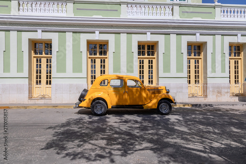Alter Ford von 1935 in der Altstadt von Trinidad, Kuba