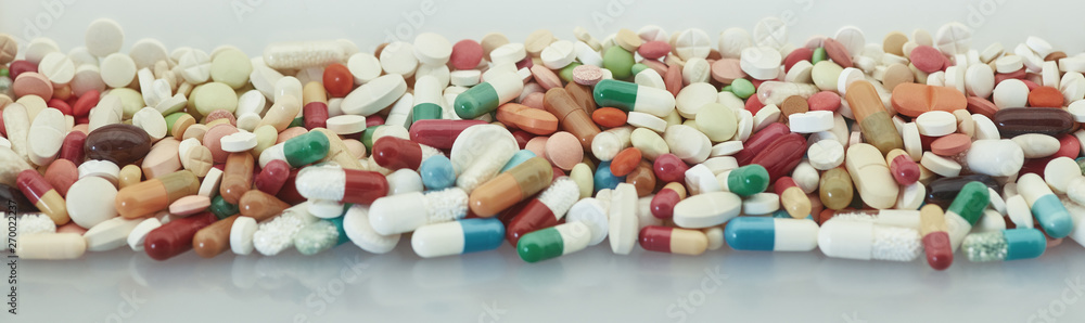 Viele Medikamente als Panorama Header
