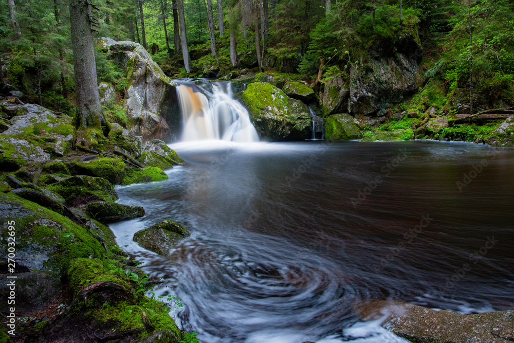 Fototapeta premium Krai Woog Wasserfall im Schwarzwald