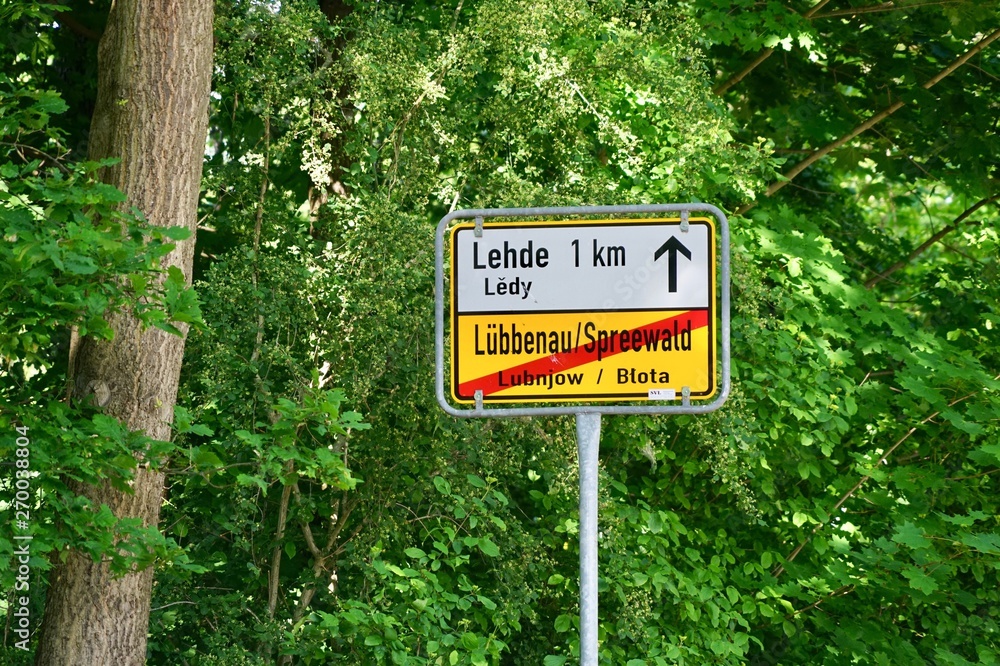 Zweisprachige Ortstafel im Spreewald