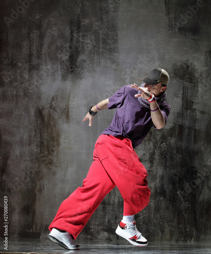 the modern hip hop dancer 