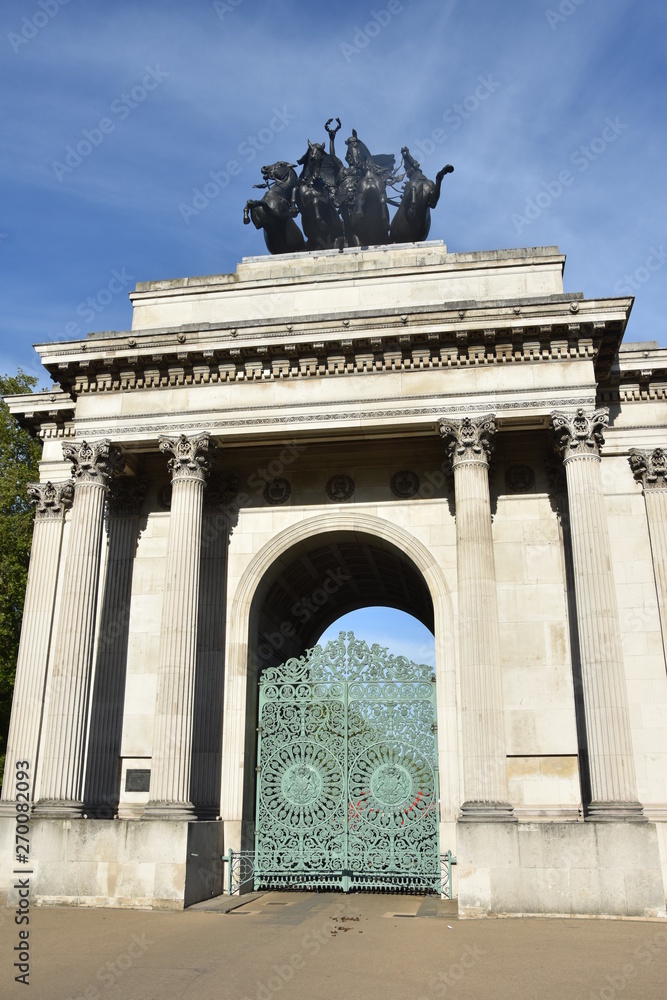 Wellington Arch, aka Constitution Arch or (originally) the Green Park Arch, is a triumphal arch located to the south of Hyde Park and at the north western corner of Green Park. London, UK
