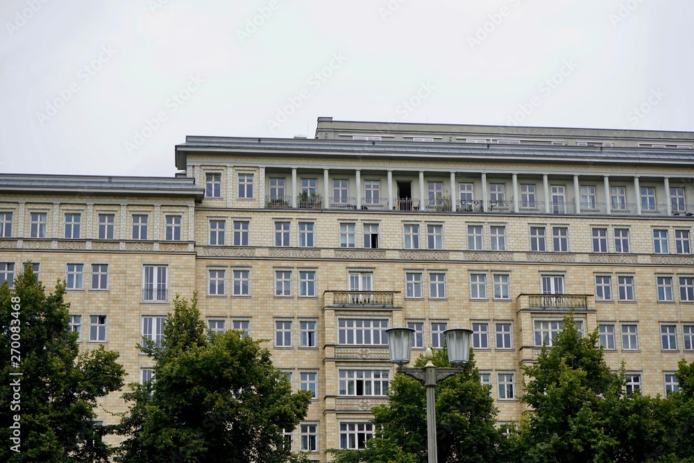 Sozialistisches Wohnhaus in der Karl-Marx-Allee (Berlin)