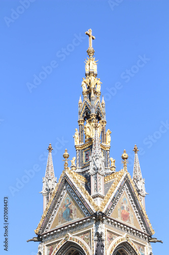 Prince Albert Memorial  golden statue  Kensington Gardens  London  United Kingdom