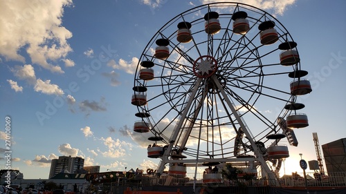 roda gigante, parque de diversões, crianças, festa, brinquedos