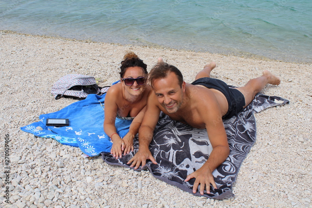 Coppia di fidanzati al mare in vacanza - felicità Stock-Foto