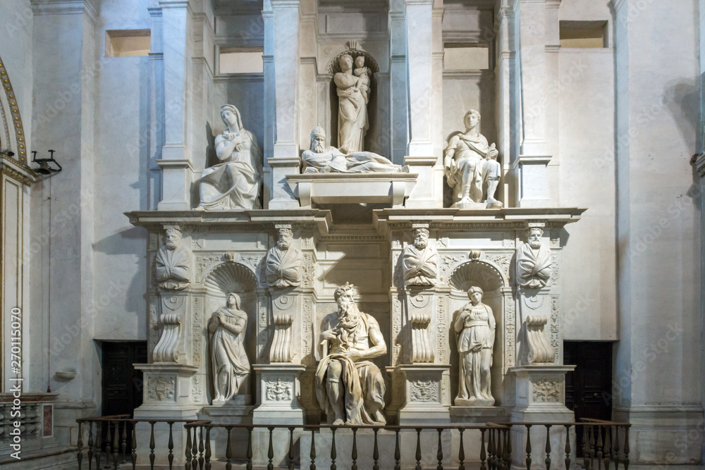 Obraz premium Michelangelo's Moses, Statue in the basilica of Saint Peter in Chains (San Pietro in Vincoli ) in Rome, Italy