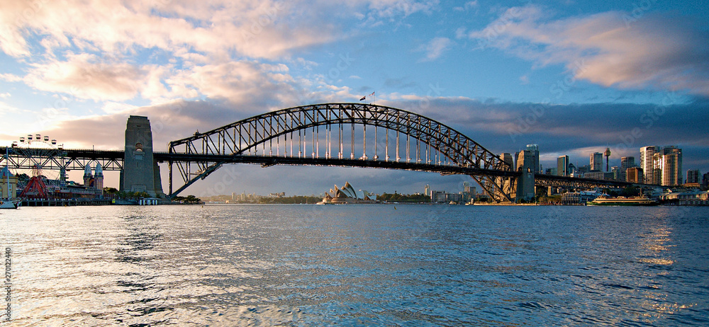 Naklejka premium Sydney Harbour Bridge and City Panorama