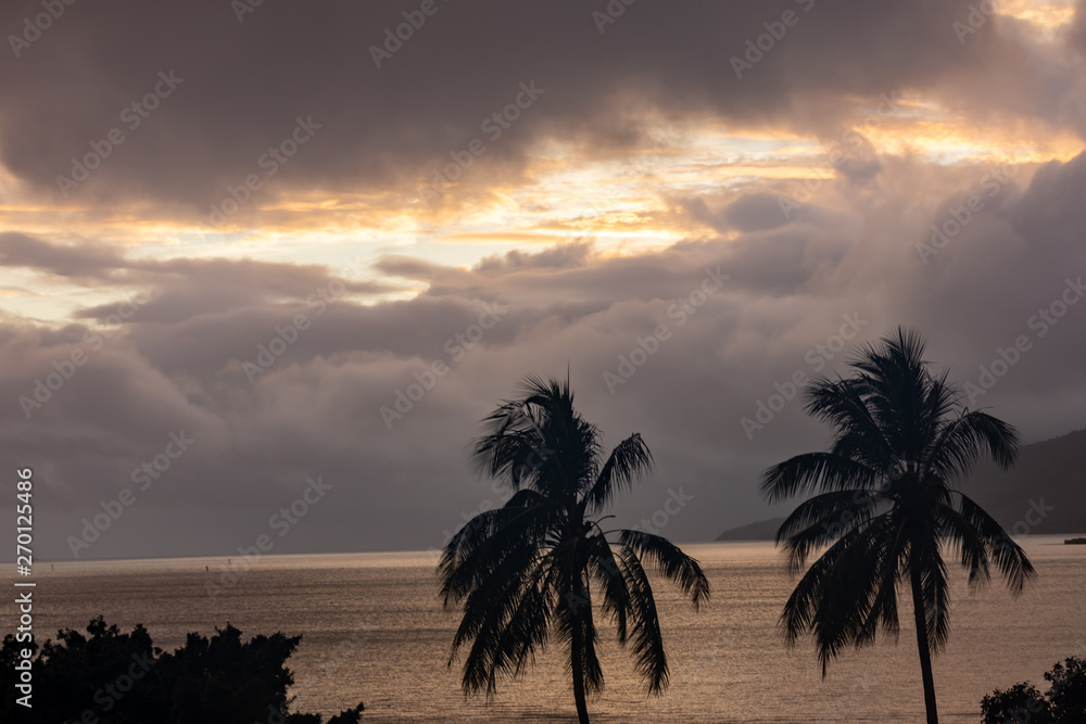 Obraz premium Sunrise on beach