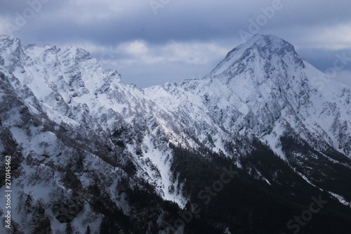 雪の八ヶ岳連峰　硫黄岳山頂から赤岳横岳　縦走路を望む © DONDON2018