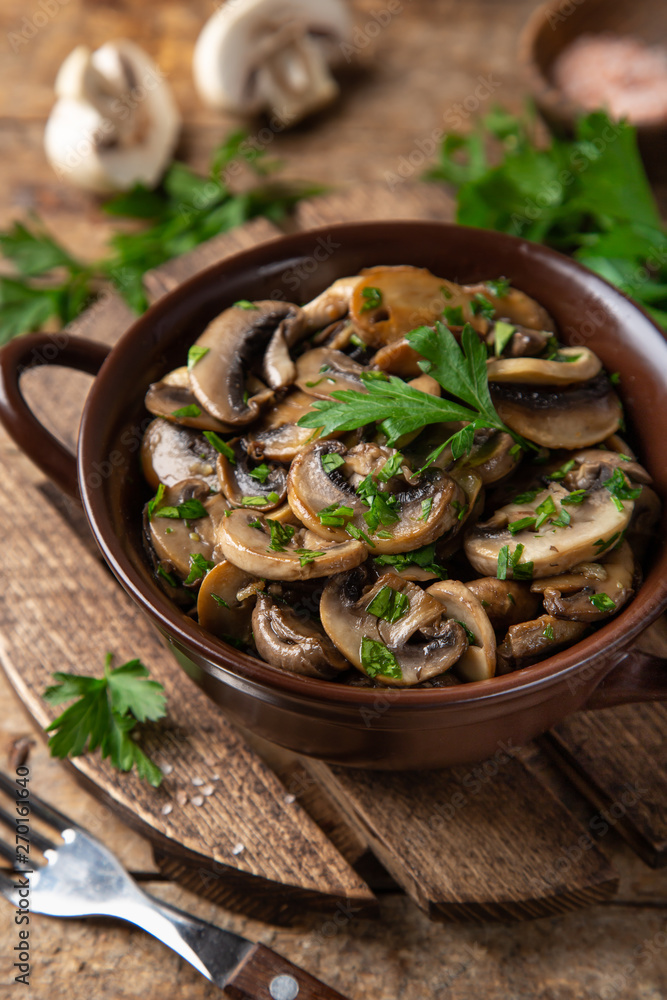 fried champignon mushrooms with gurlic and parsley fried champignon mushrooms with gurlic and parsley