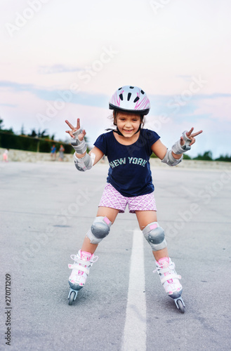 Kid learn to skate roller