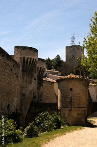 La porte Notre Dame, sur la Neste, au pied de l'horloge, Pernes les Fontaines, Vaucluse