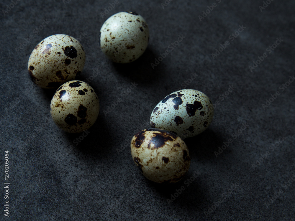 Obraz premium Quail Eggs on Slate