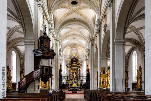 Lucerna, interno cattedrale © scabrn