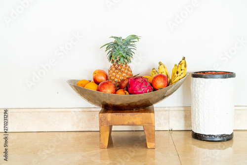 Fototapeta Naklejka Na Ścianę i Meble -  mix fruit on tray