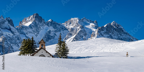 Fotografie Col du Lautaret, Hautes-Alpes La Meije, Alps, France: Panoramic winter view on t