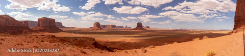Fototapeta Naklejka Na Ścianę i Meble -  Artist's Point Monument Valley's view