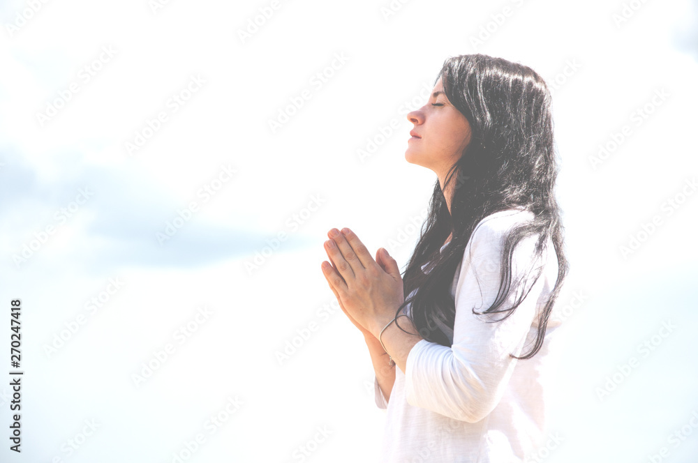 woman praying hands