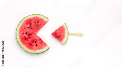 Foto Pacman watermelon eating small fresh fruit popsicle