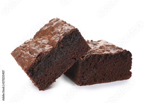 Cuadro en lienzo Pieces of fresh brownie on white background