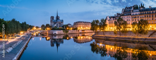 Notre Dame and Ile de la Cite in Paris, France © eyetronic