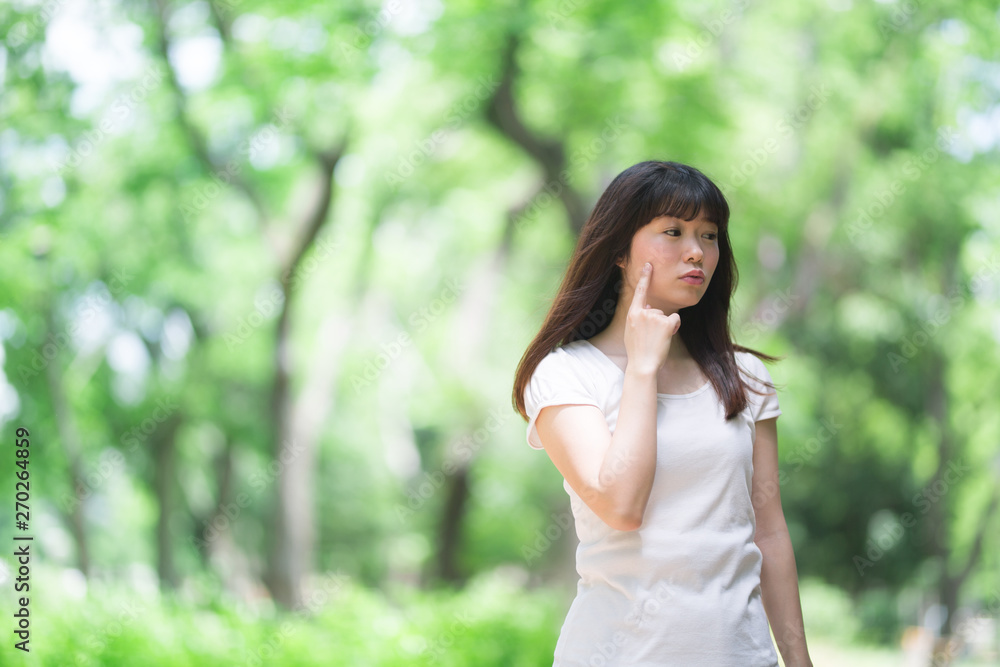 新緑・女性 新緑・女性